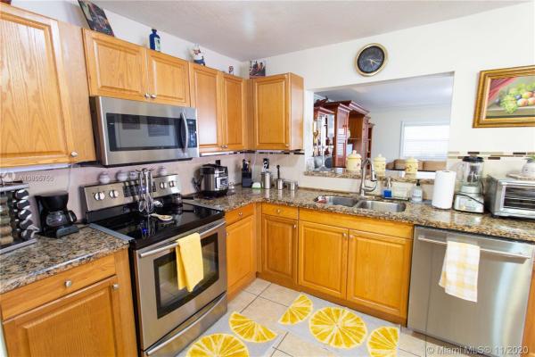 Westbrooke Twin Homes, 10975 SW 25th St #II, University Park, Florida 33165, image 2
