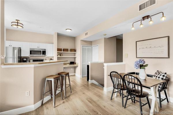 Residences At Legacy Place, 11011 Legacy Ln #302, Palm Beach Gardens, Florida 33410, image 2