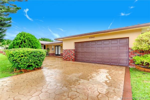 Pine Shore, 10840 SW 126th St, Kendall, Florida 33176, image 2