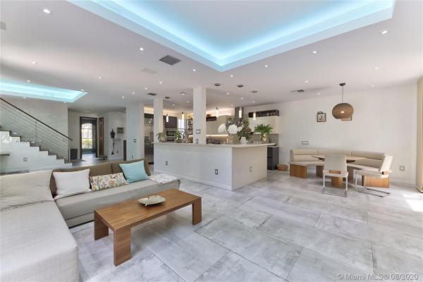 Edgewater, 1557 Mariner Way, Hollywood, Florida 33019, image 2