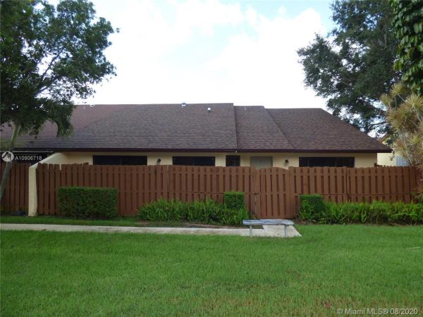 Springdale, 251 Springdale Cir, Palm Springs, Florida 33461, image 2