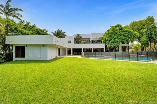 County Squire Estates, 20251 NE 25th Ave, Ojus, Florida 33180, image 2