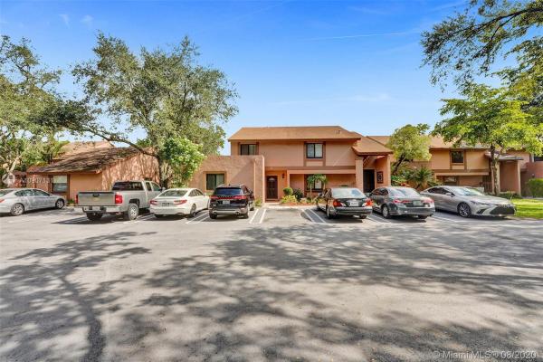 Townhomes Of Rock Creek, 37 Chestnut Cir, Cooper City, Florida 33026, image 2