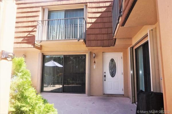 Camelot Gardens, 2581 Garden Ct, Cooper City, Florida 33026, image 2