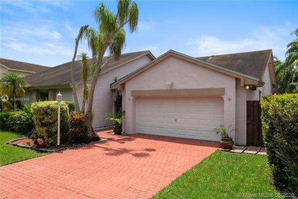 Lakes Of The Meadow, 15622 SW 51st Ter, Kendall West, Florida 33185, image 2