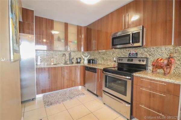 Crestview Towers, 2025 NE 164th St #1002, North Miami Beach, Florida 33162, image 2