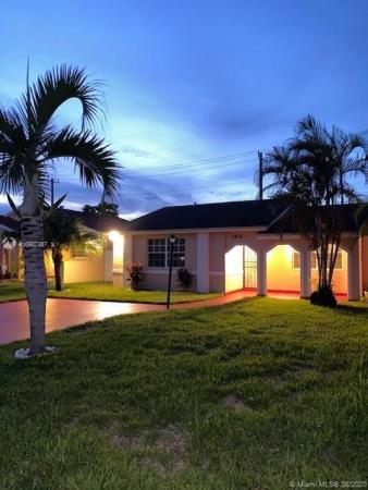 Lakes Of Acadia, 5405 NW 198th Ter, Miami Gardens, Florida 33055, image 2