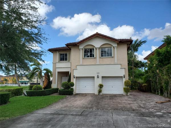 1739 SW 155th Pl, Unincorporated Dade County, Florida 33185, image 2
