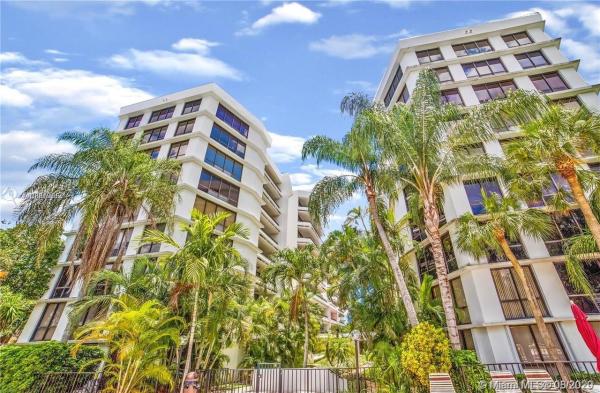 Towers Of Kendale Lakes, 13951 Kendale Lakes Cir #102A, Kendale Lakes, Florida 33183, image 2