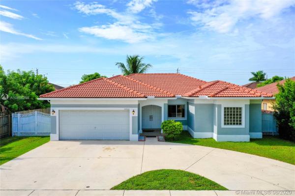 Jeannie Estates, 15412 SW 183rd Ter, Richmond West, Florida 33187, image 2