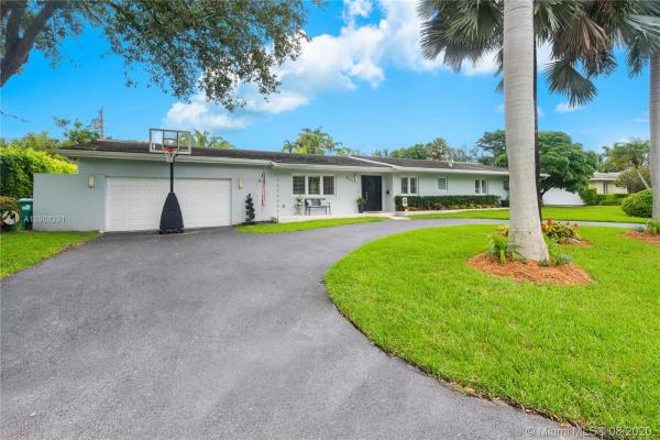 5527 SW 87th St, Unincorporated Dade County, Florida 33143, image 2