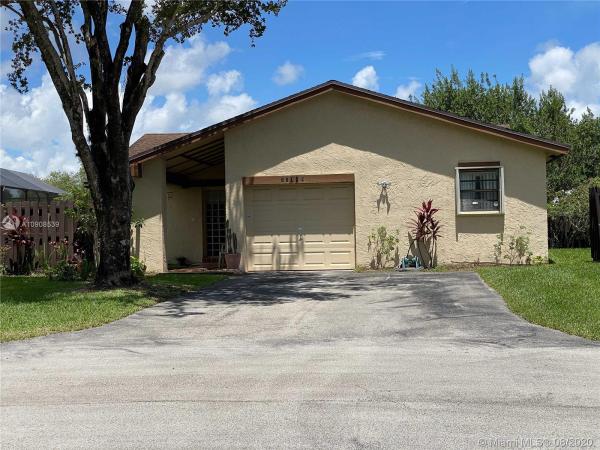 Patio Homes In The Crossings, 11715 SW 132nd Ct, The Crossings, Florida 33186, image 2
