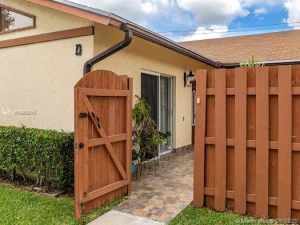 Summit Place, 1091 Summit Place Cir #D, West Palm Beach, Florida 33415, image 2