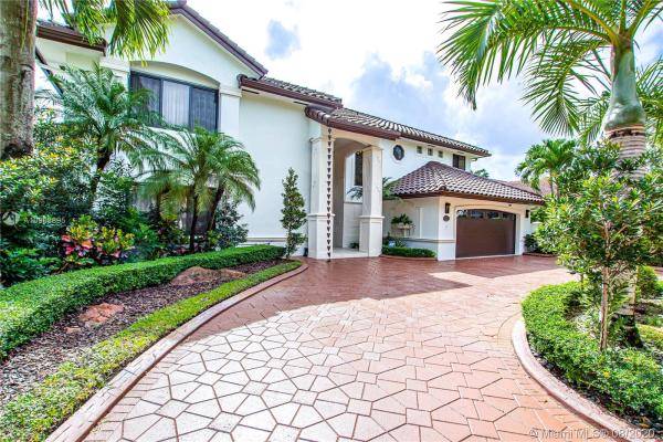 Graham West, 16029 NW 82nd Pl, Miami Lakes, Florida 33016, image 2