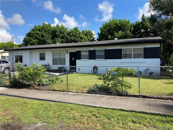 Highland Manor, 655 NE 178th St, North Miami Beach, Florida 33162, image 2