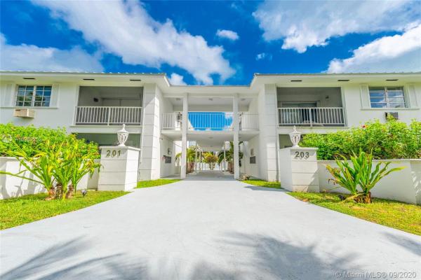 Bahama House, 201 Sunrise Dr #200, Key Biscayne, Florida 33149, image 2