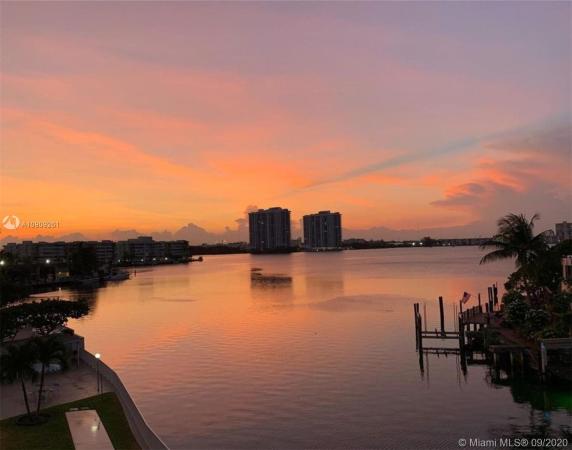 Stratford House, 2841 NE 163 St #411, North Miami Beach, Florida 33160, image 2