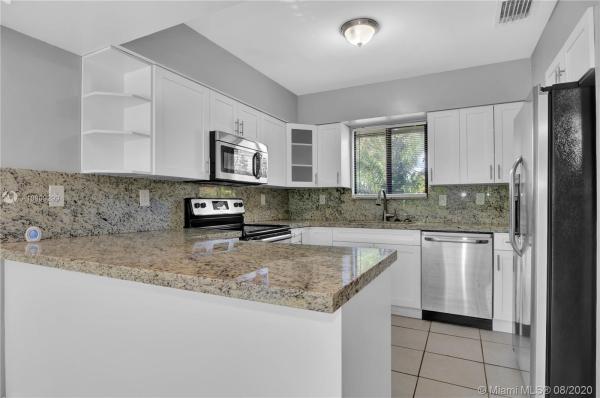 Briar Bay Townhouse Estates, 9238 SW 132nd St, Kendall, Florida 33176, image 2
