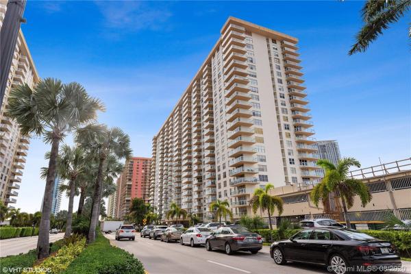 Winston Towers 300, 230 174th St #519, Sunny Isles Beach, Florida 33160, image 2