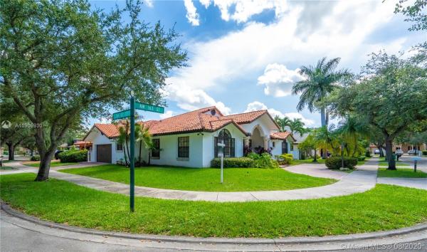 Royal Oaks, 8230 NW 163rd St, Miami Lakes, Florida 33016, image 2