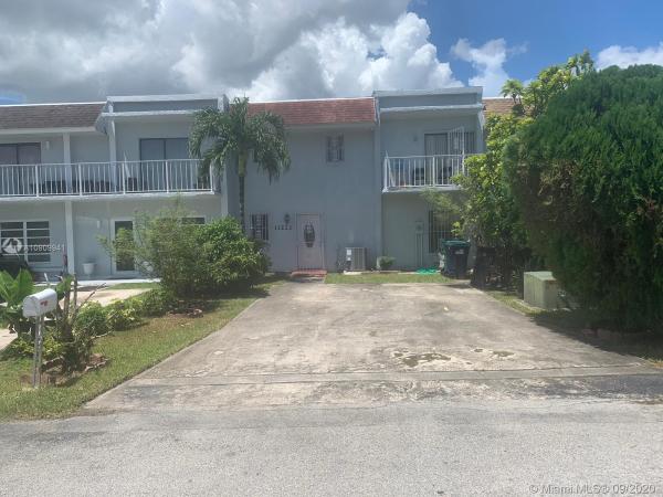 Karlan Townhouses, 11221 SW 33rd Cir Pl, University Park, Florida 33165, image 2
