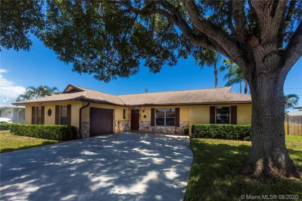Maddock, 916 Palama Way, Lantana, Florida 33462, image 2