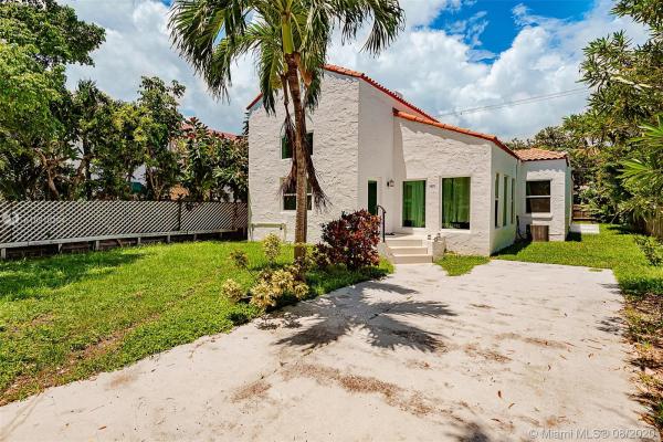 Oceanside Isle Of Normandy, 1327 Biarritz Dr, Miami Beach, Florida 33141, image 2