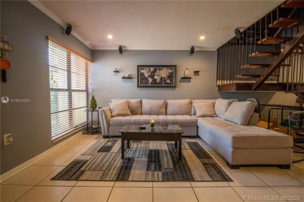 Spanish Villas, 6530 Kendale Lakes Dr #1303, Kendale Lakes, Florida 33183, image 2