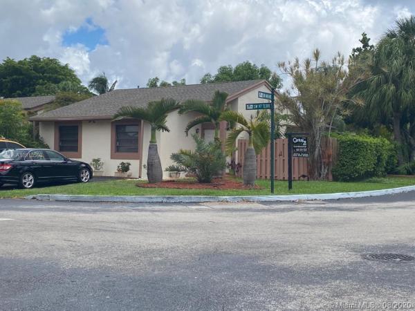 Cedar Landing At The Hammocks, 14805 SW 97th Ter, The Hammocks, Florida 33196, image 2