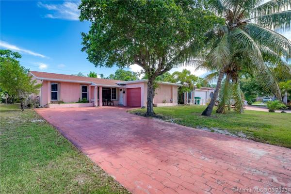 The Knolls, 8421 Sheraton Dr, Miramar, Florida 33025, image 2