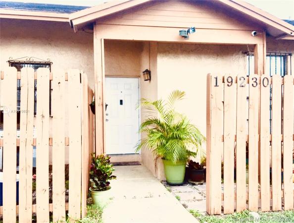 Aspen Townhomes, 19230 NW 67th Ct #19230, Country Club, Florida 33015, image 2