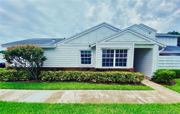 Village Homes At Country Walk, 13766 SW 147th Cir Ln #4-20, Country Walk, Florida 33186, image 2