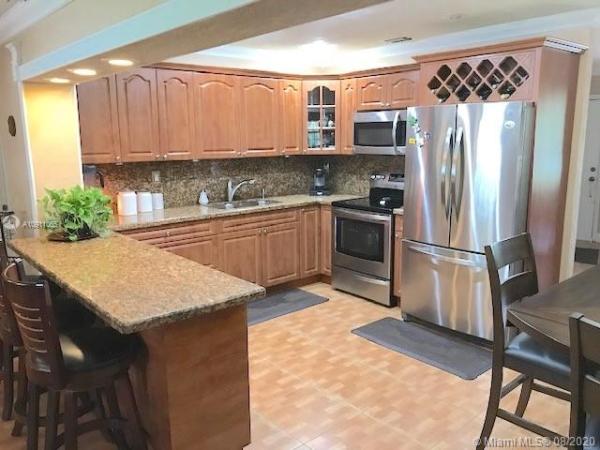 Miami Gardens Manor, 4753 NW 195th St, Miami Gardens, Florida 33055, image 2