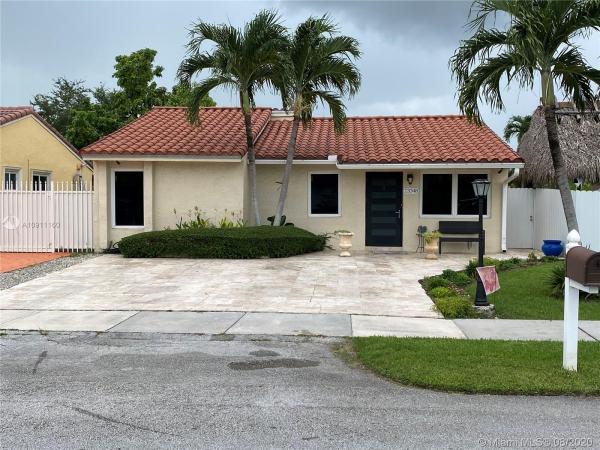 Superior Homes, 13348 NW 5th Ter, Tamiami, Florida 33182, image 2