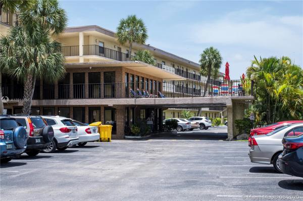 Isle Of Boca Dunes, 9355 SW 8th St #204, Boca Raton, Florida 33428, image 2