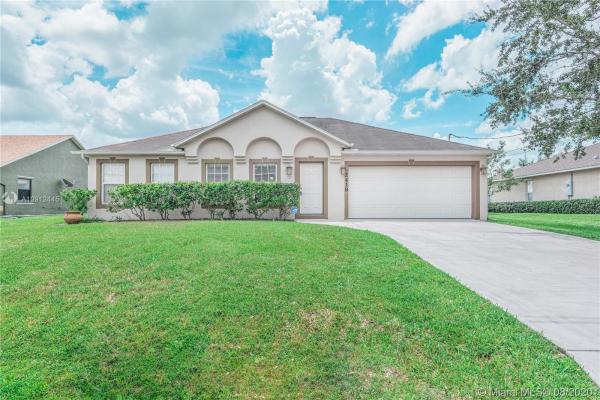 2418 SW Santana Ave, Florida 34953, image 2