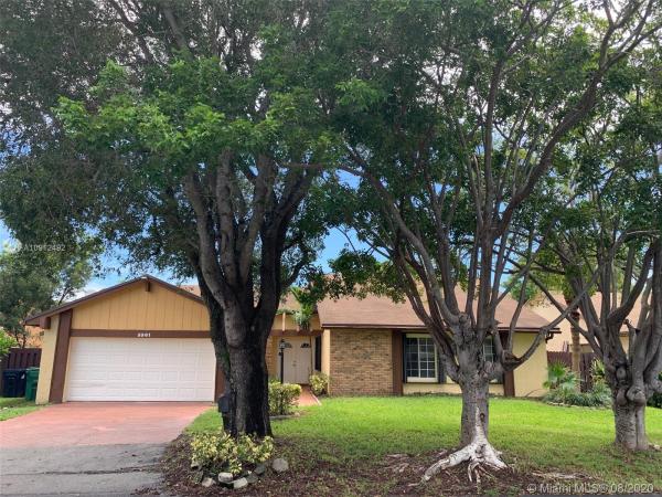 Lakes Of The Meadow, 5501 SW 147 Pl #, Kendall West, Florida 33185, image 2