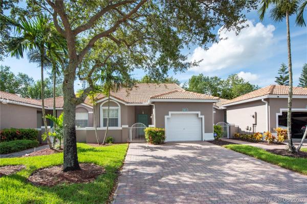 Regency Homes At Fairway Isles, 7420 S Aragon Blvd #2, Sunrise, Florida 33313, image 2