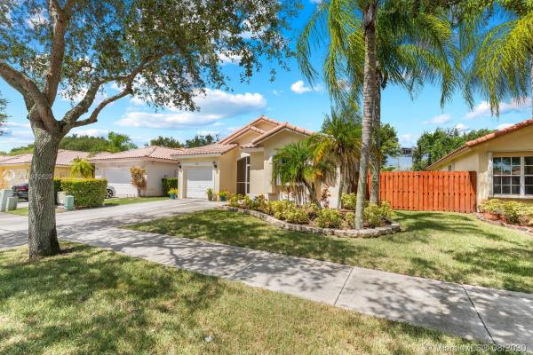 Vista Filare, 375 Vista Verdi Rd, Davie, Florida 33325, image 2
