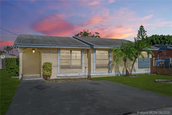 Pine Needles, 30250 SW 162nd Ave, Leisure City, Florida 33033, image 2