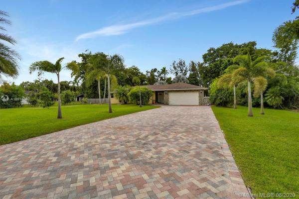 Sunshine Ranches, 14601 Sunset Ln, Southwest Ranches, Florida 33330, image 2