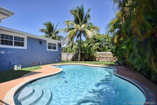 1040 NE 174th St, Unincorporated Dade County, Florida 33162, image 2