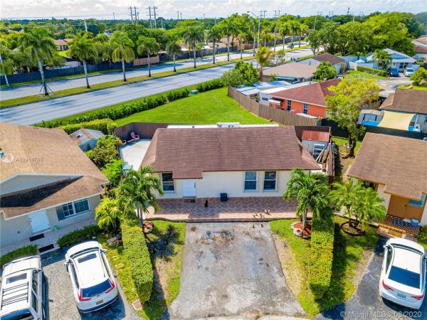 Bent Tree, 4421 SW 137th Ct, Kendale Lakes, Florida 33175, image 2