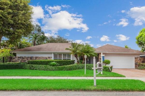 Glen Cove, 9814 SW 115th Ct, Kendall, Florida 33176, image 2