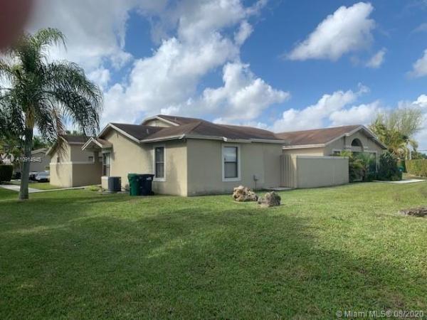Westwind Lakes Garden Homes, 6835 SW 152nd Ct, Kendall West, Florida 33193, image 2