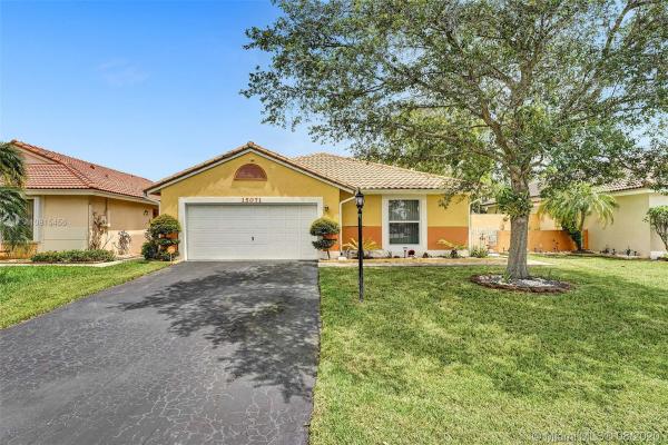 Waterford Patio Homes, 15071 S Waterford Dr, Davie, Florida 33331, image 2