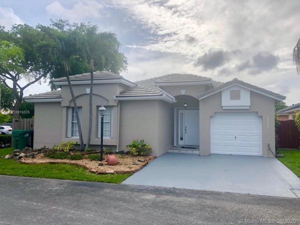 Courtyards At Deerwood, 12357 SW 145th St, Three Lakes, Florida 33186, image 2