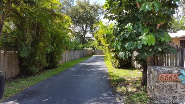 Sunset Circle, South Miami, Florida 33143, image 2