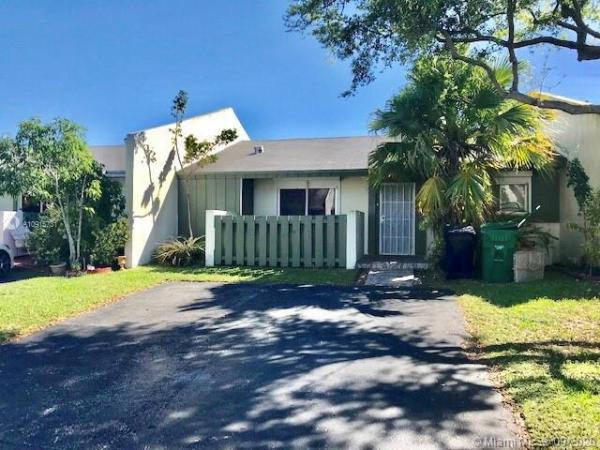 Devon Aire Villas, 11937 SW 122 Pl #, The Crossings, Florida 33186, image 2