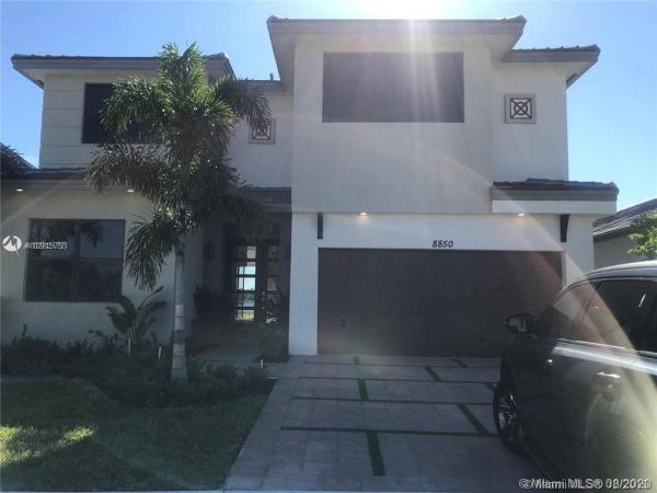 8850 NW 160th Ter, Miami Lakes, Florida 33018, image 2